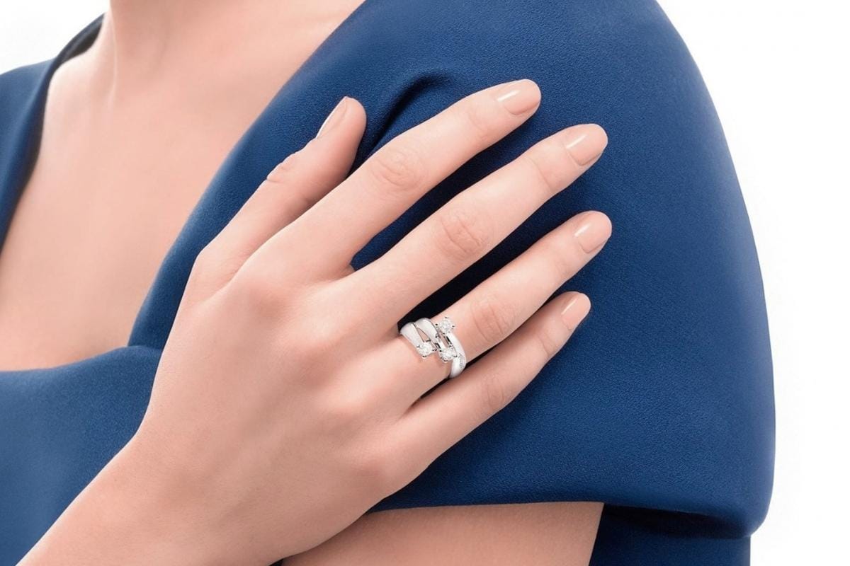 anello con diamanti
